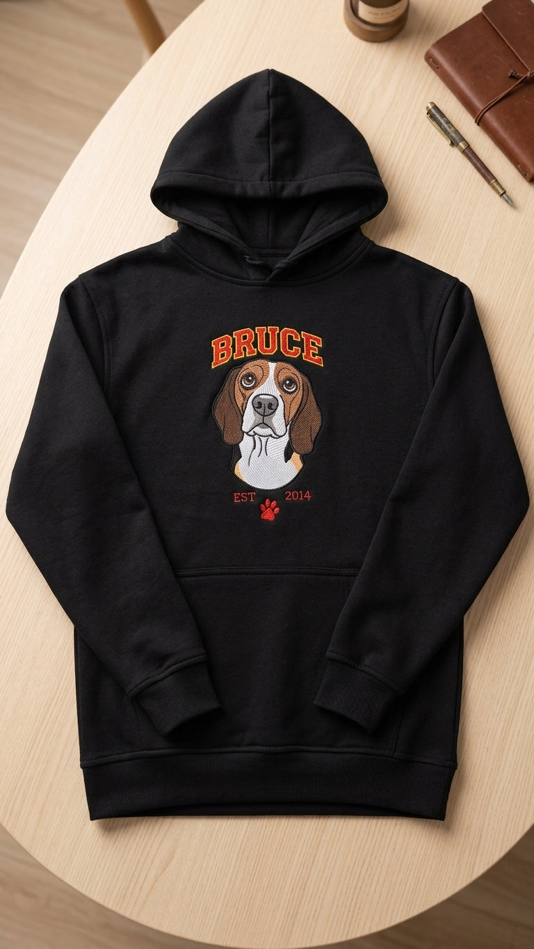 Hoodie negra bordada